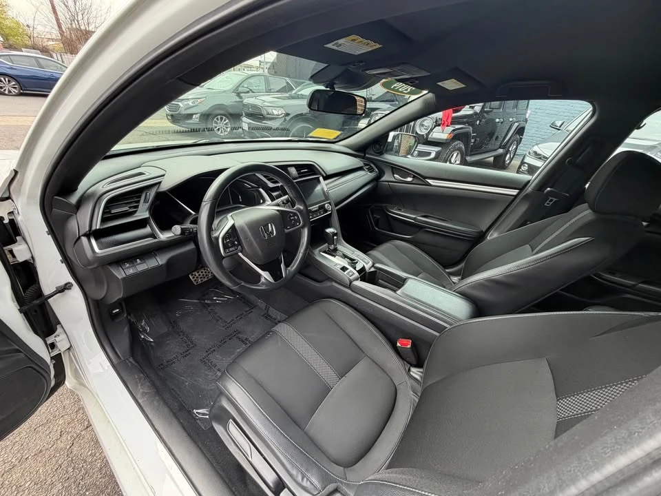 2019 Honda Civic 10th Gen - Image 15 of 20