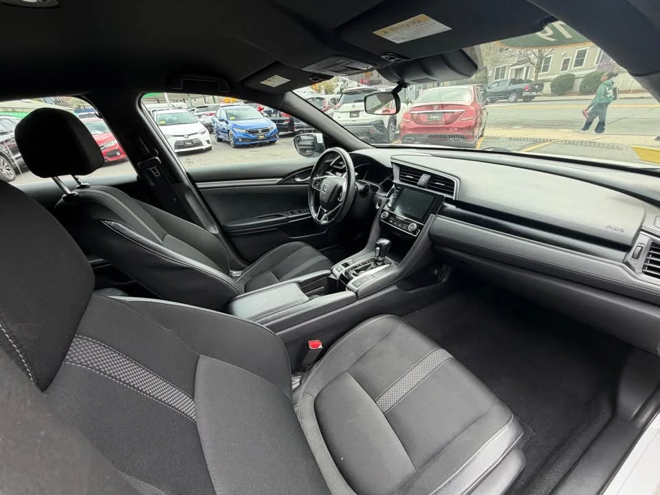 2019 Honda Civic 10th Gen - Image 10 of 20