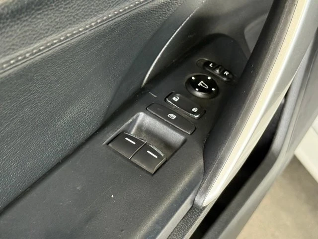 2019 Honda Civic 10th Gen - Image 18 of 31