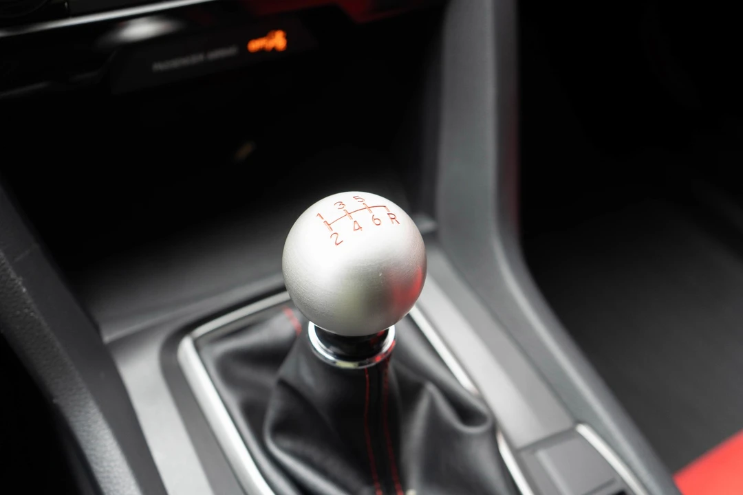2019 Honda Civic 10th Gen - Image 21 of 31