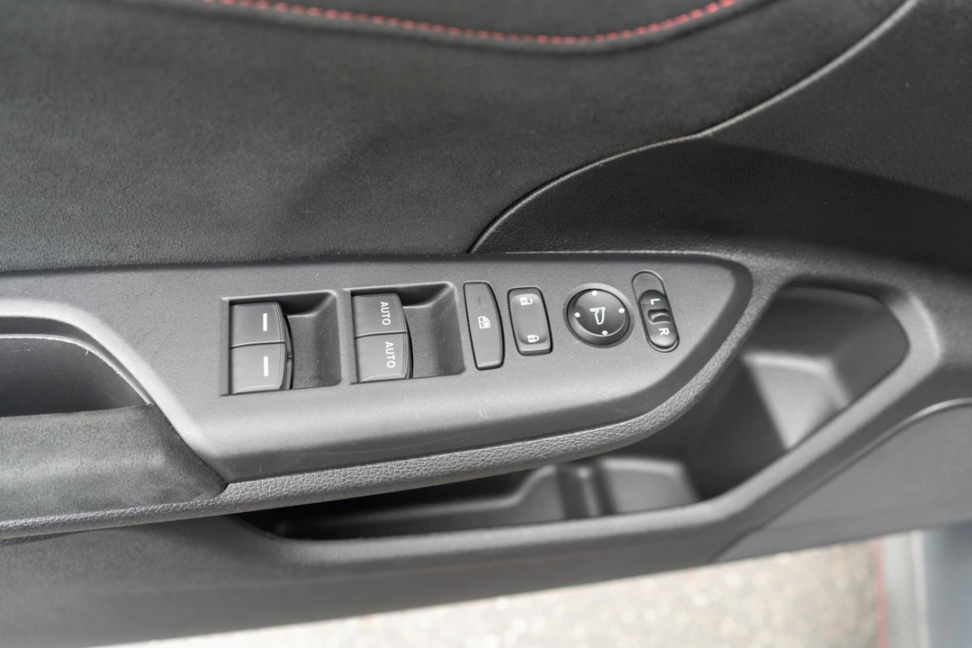 2019 Honda Civic 10th Gen - Image 10 of 31