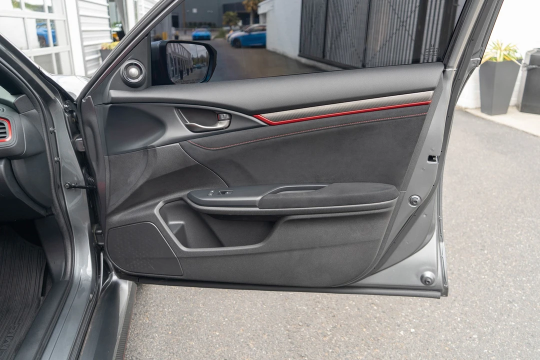 2019 Honda Civic 10th Gen - Image 26 of 31