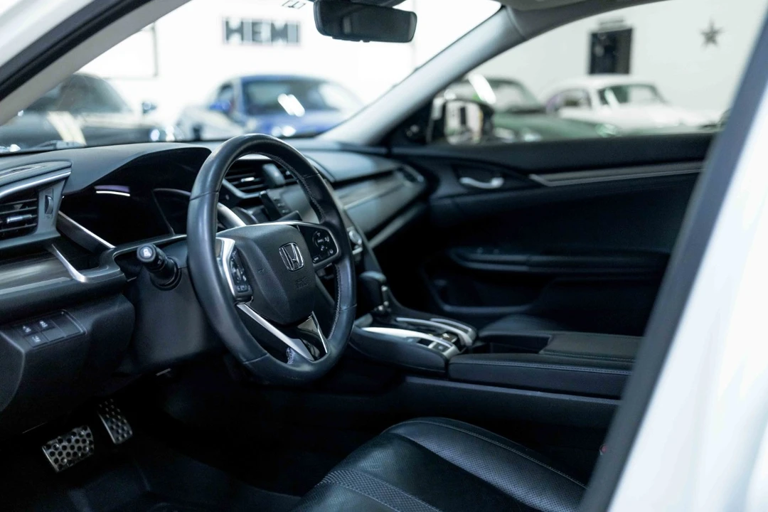 2019 Honda Civic 10th Gen - Image 2 of 12