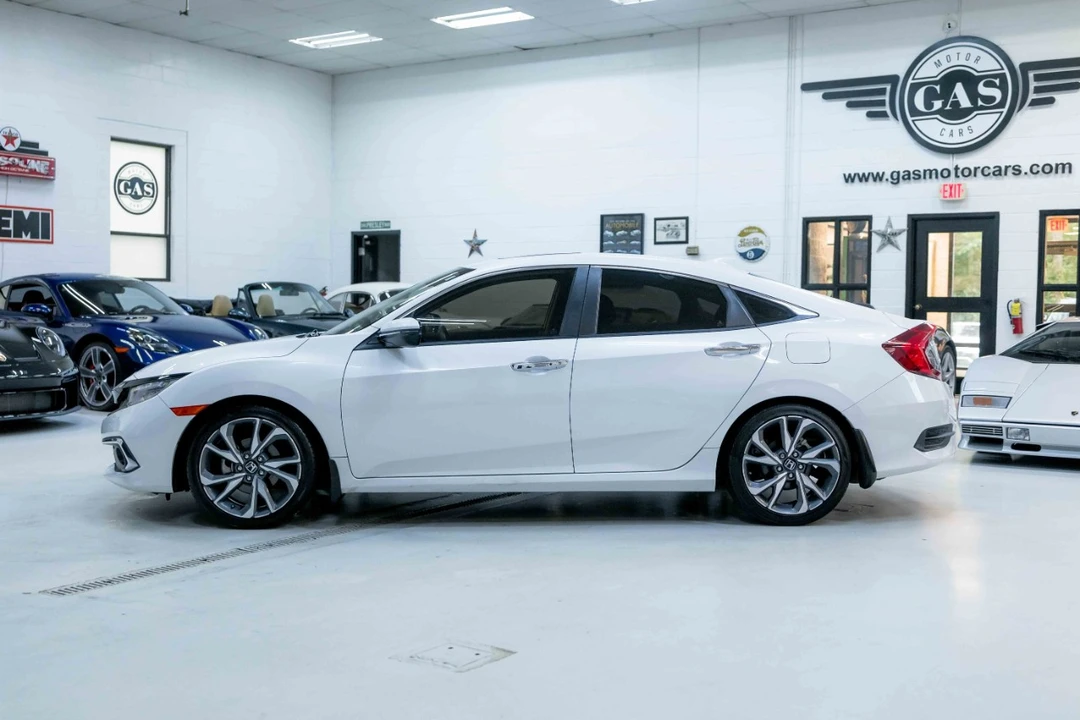 2019 Honda Civic 10th Gen - Image 10 of 12