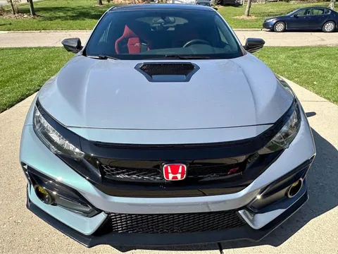 2019 Honda - Image 2 of 10