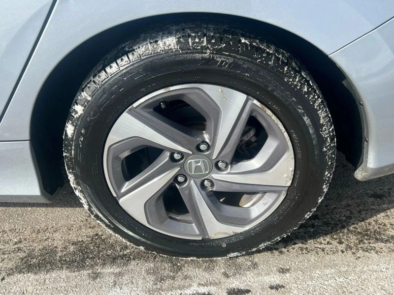 2019 Honda Insight 3rd Gen - Image 9 of 12