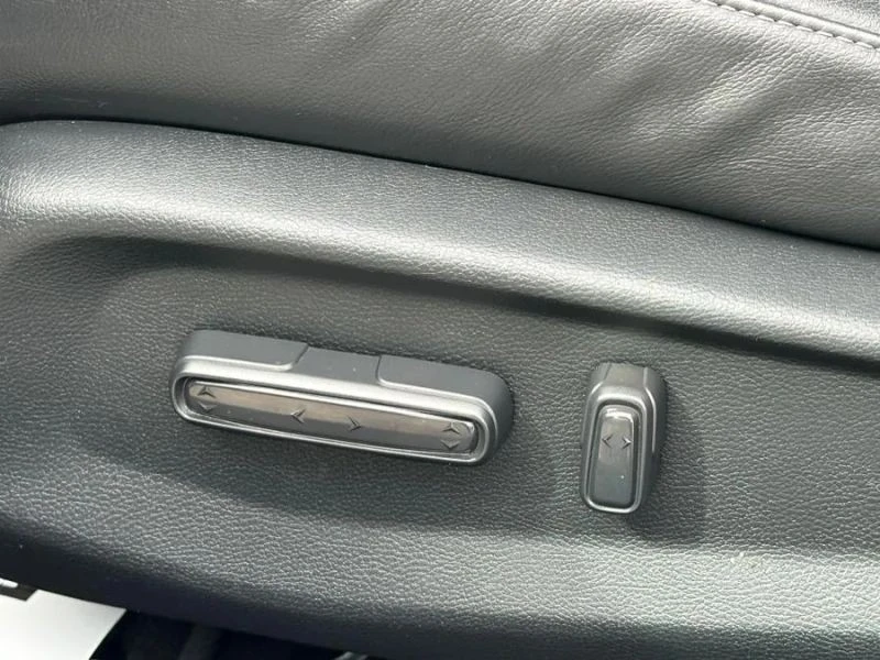 2019 Honda Insight 3rd Gen - Image 11 of 12