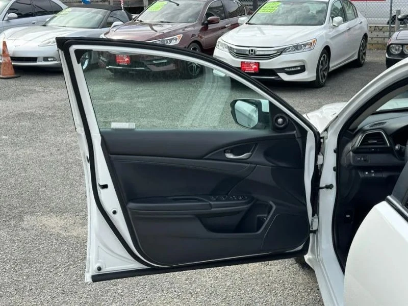 2019 Honda Insight 3rd Gen - Image 9 of 12