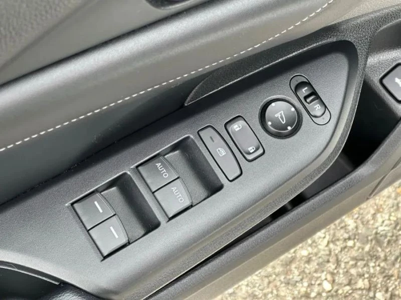2019 Honda Insight 3rd Gen - Image 10 of 12