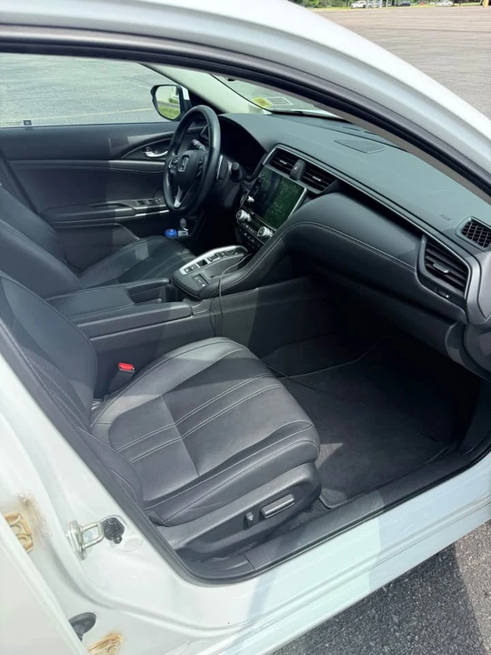 2019 Honda Insight 3rd Gen - Image 13 of 15