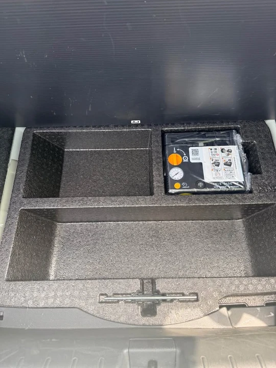 2019 Honda Insight 3rd Gen - Image 12 of 15