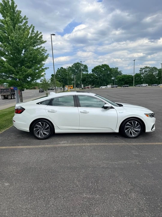 2019 Honda Insight 3rd Gen - Image 4 of 15
