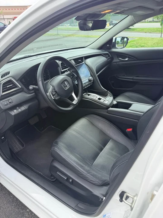 2019 Honda Insight 3rd Gen - Image 9 of 15
