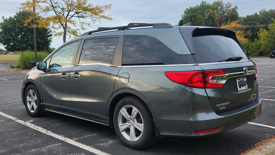 2019 Honda Odyssey - Image 2 of 17