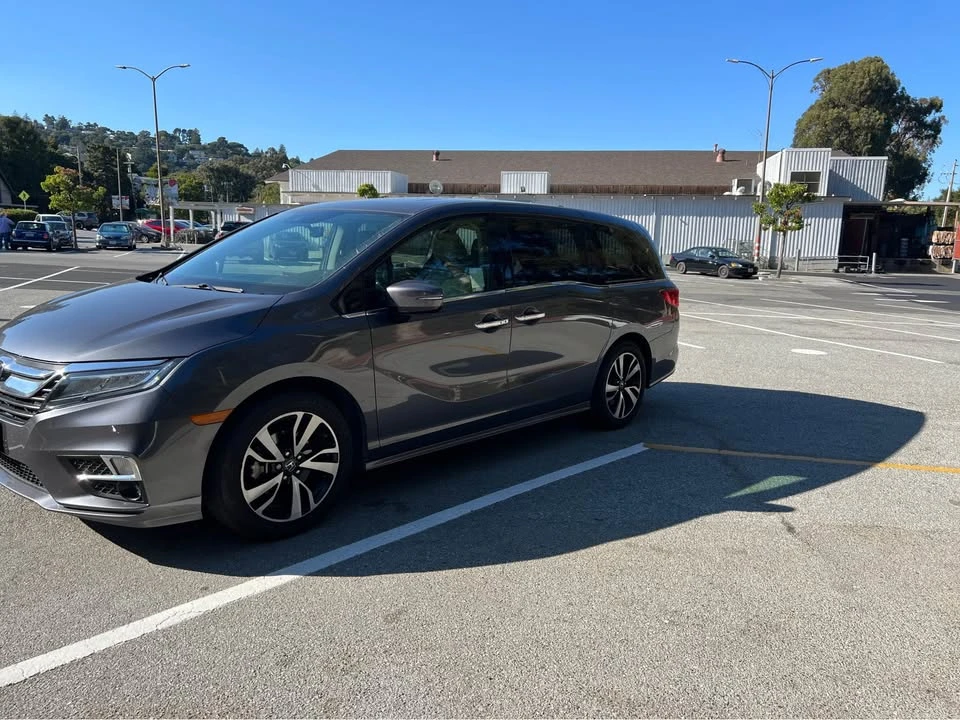 2019 Honda Odyssey - Image 2 of 10