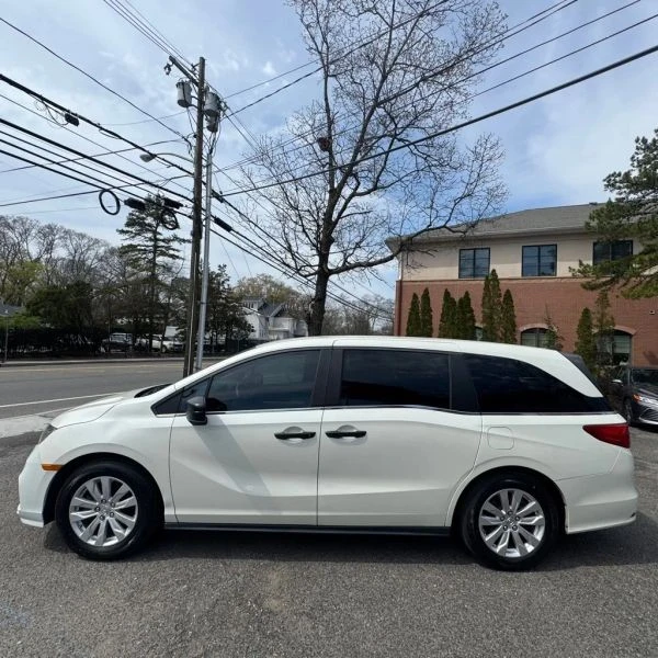 2019 Honda Odyssey - Image 2 of 12
