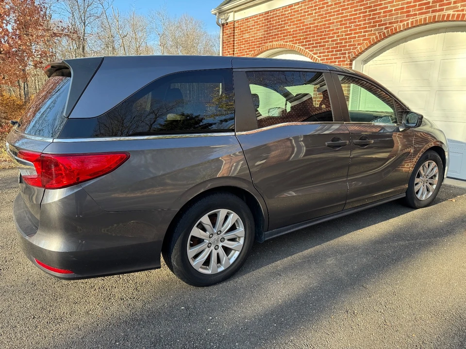 2019 Honda Odyssey - Image 2 of 19