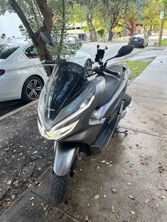 2019 Honda Mopeds - Image 2 of 4