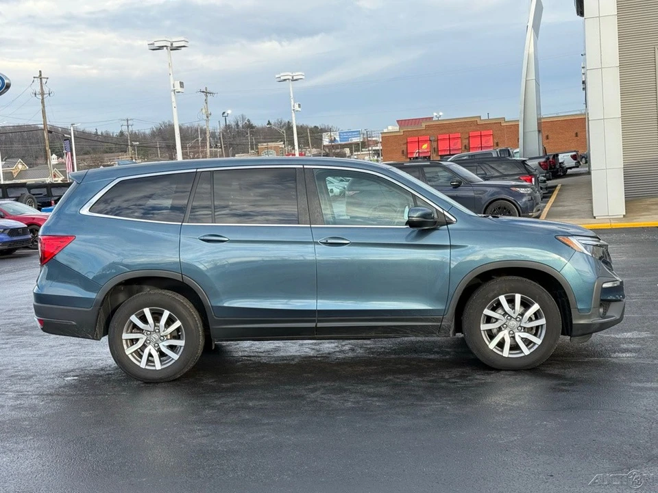 2019 Honda Pilot 3rd Gen - Image 2 of 12