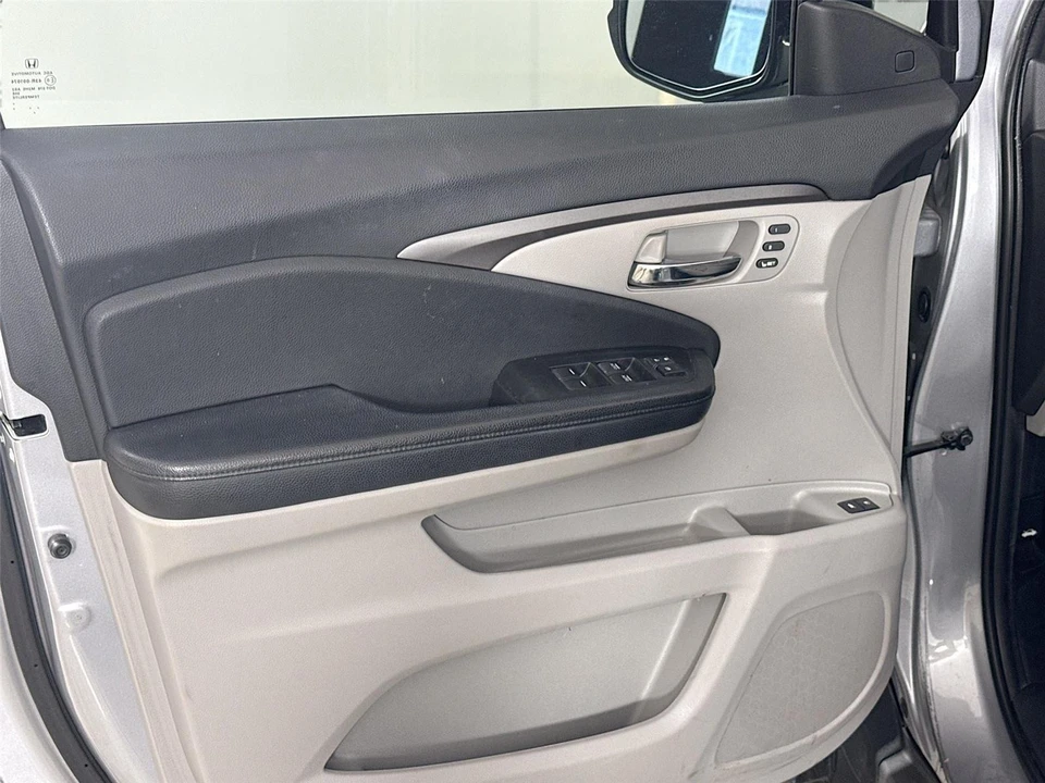2019 Honda Pilot 3rd Gen - Image 11 of 14