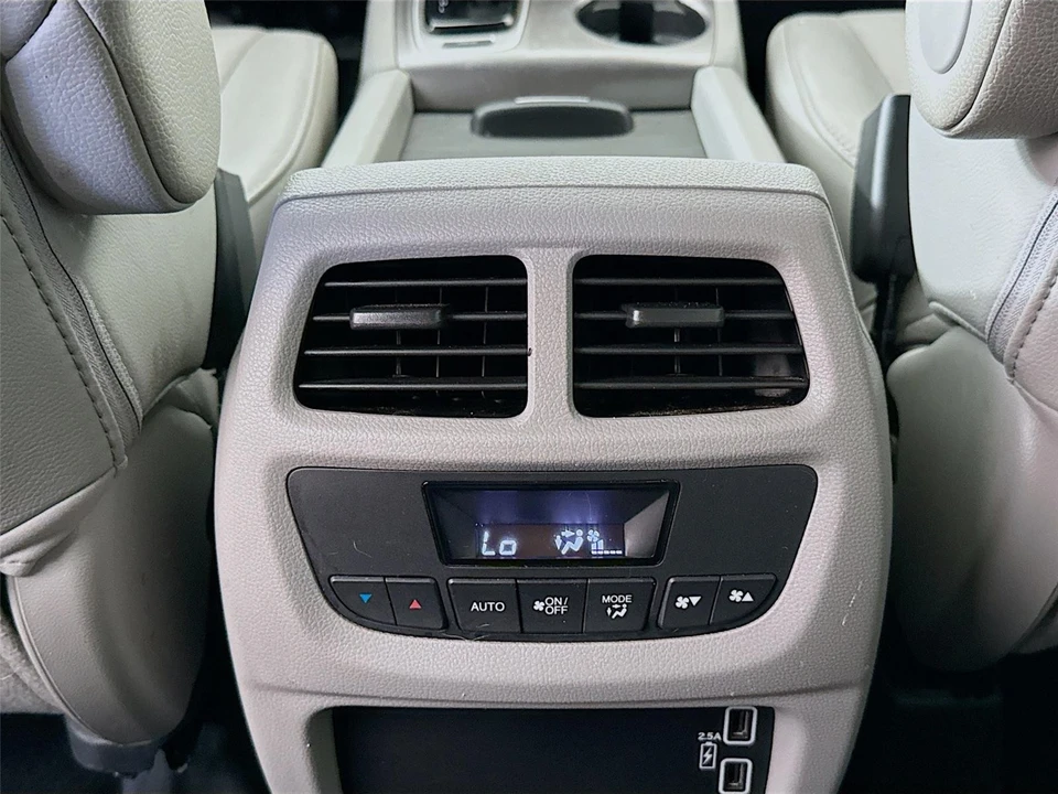 2019 Honda Pilot 3rd Gen - Image 20 of 21