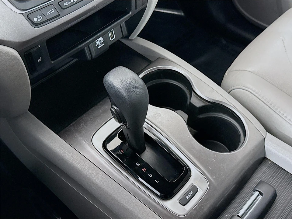 2019 Honda Pilot 3rd Gen - Image 15 of 21