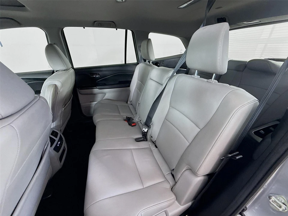 2019 Honda Pilot 3rd Gen - Image 19 of 21
