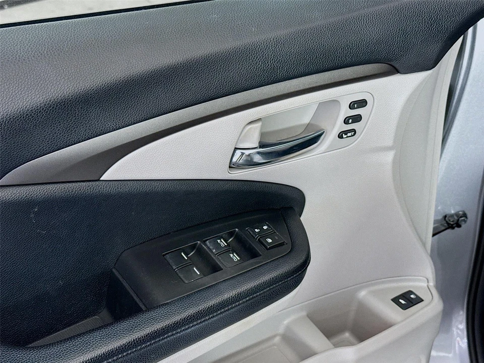 2019 Honda Pilot 3rd Gen - Image 16 of 21
