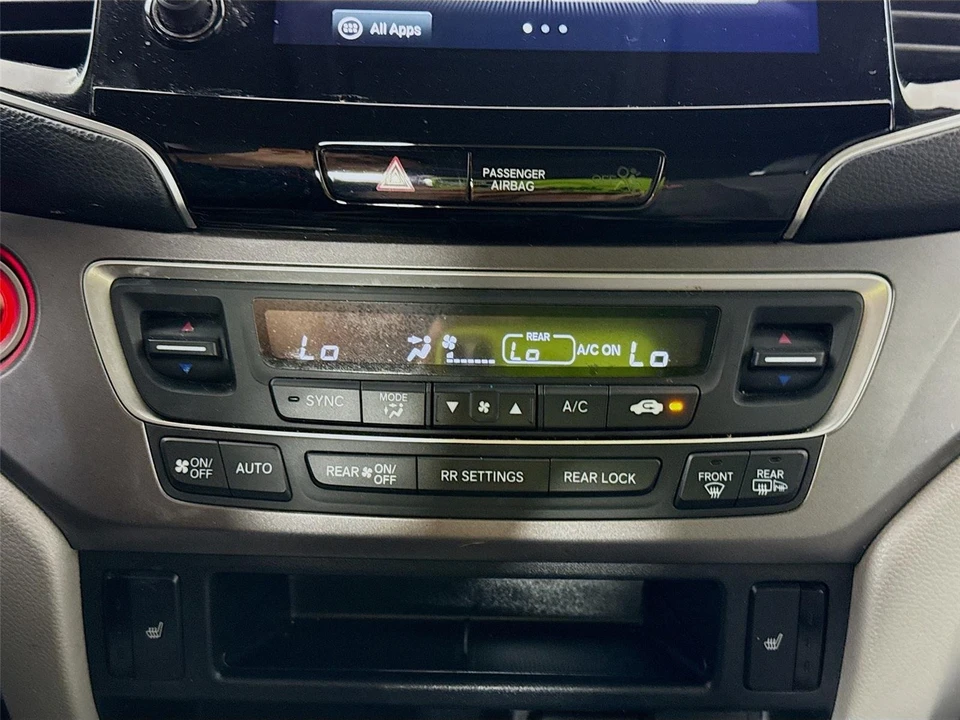 2019 Honda Pilot 3rd Gen - Image 14 of 21