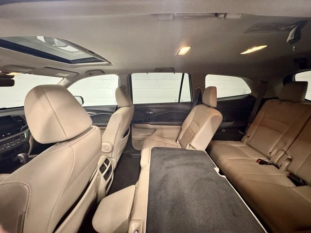 2019 Honda Pilot 3rd Gen - Image 11 of 12