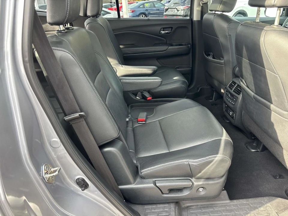 2019 Honda Pilot 3rd Gen - Image 19 of 21