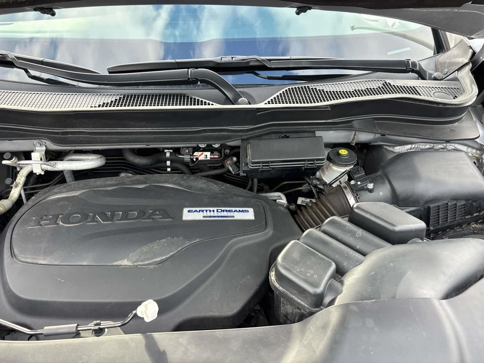 2019 Honda Pilot 3rd Gen - Image 9 of 21