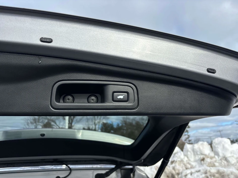 2019 Honda Pilot 3rd Gen - Image 17 of 21