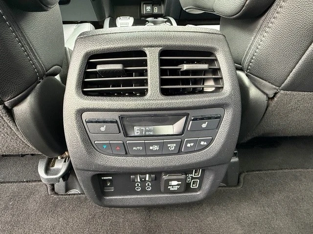 2019 Honda Pilot 3rd Gen - Image 19 of 21