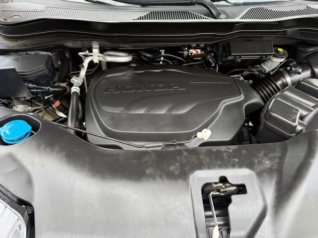 2019 Honda Pilot 3rd Gen - Image 9 of 21