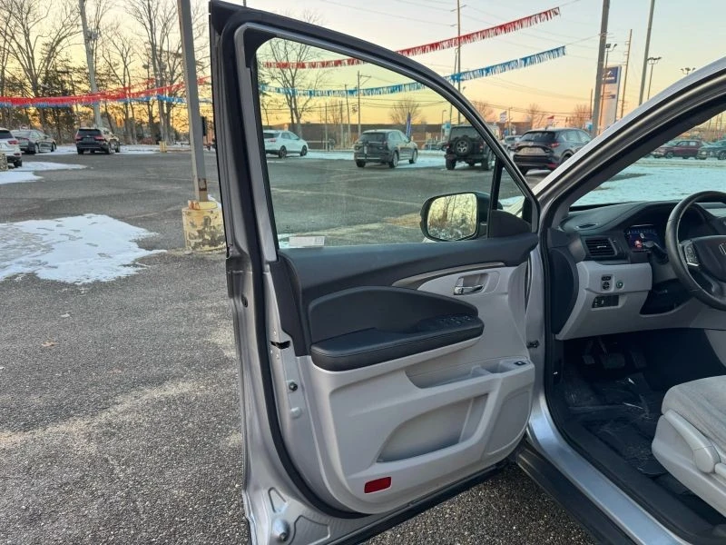 2019 Honda Pilot 3rd Gen - Image 10 of 12