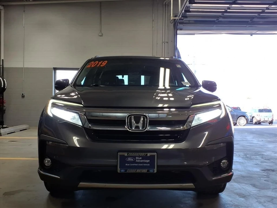 2019 Honda Pilot 3rd Gen - Image 2 of 12