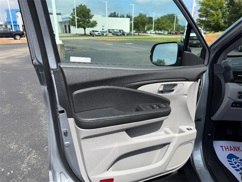 2019 Honda Ridgeline 2nd Gen - Image 29 of 31