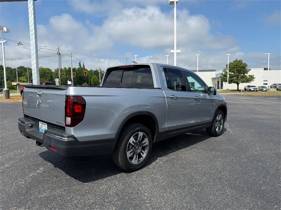 2019 Honda Ridgeline 2nd Gen - Image 7 of 31