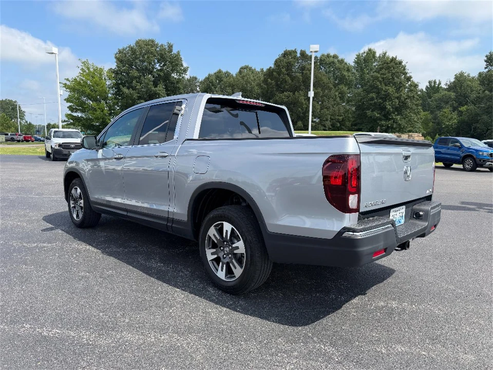 2019 Honda Ridgeline 2nd Gen - Image 5 of 31