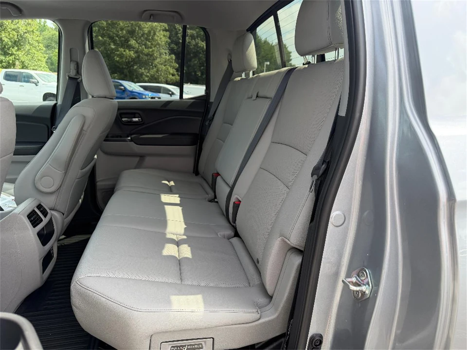 2019 Honda Ridgeline 2nd Gen - Image 16 of 31