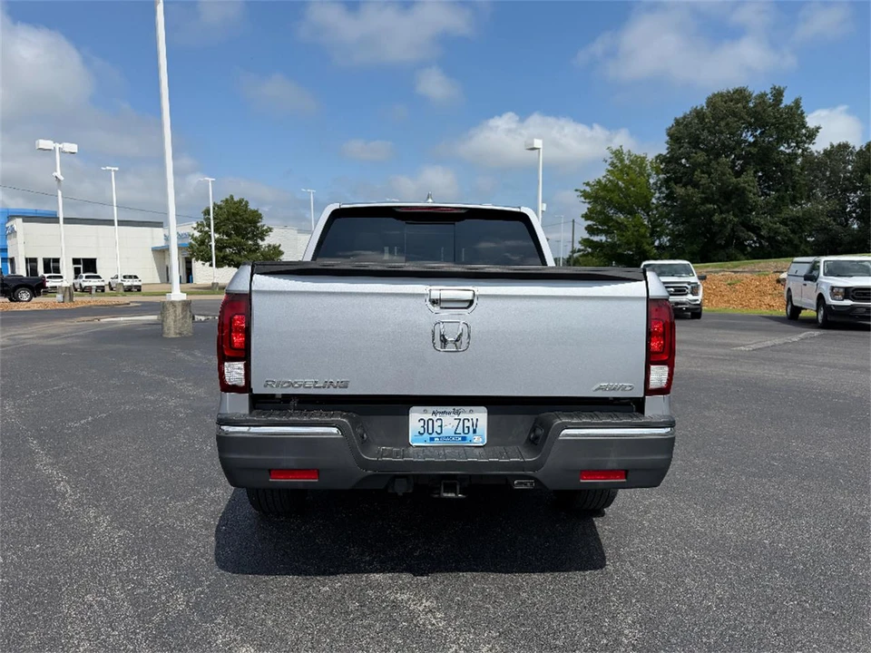2019 Honda Ridgeline 2nd Gen - Image 6 of 31