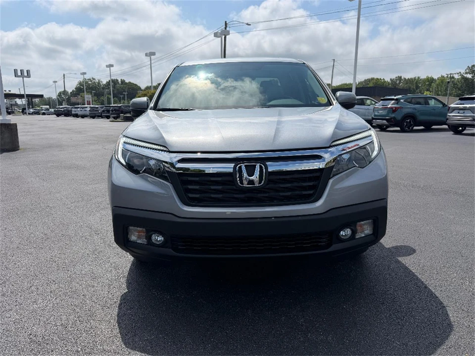 2019 Honda Ridgeline 2nd Gen - Image 2 of 31