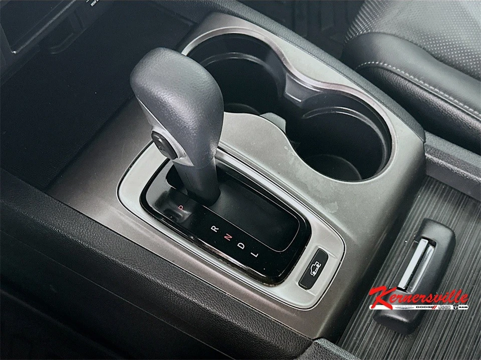 2019 Honda Ridgeline 2nd Gen - Image 16 of 21