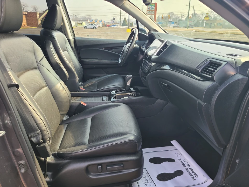 2019 Honda Ridgeline 2nd Gen - Image 16 of 21