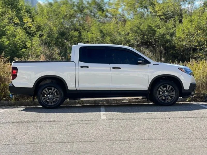 2019 Honda Ridgeline 2nd Gen - Image 10 of 12