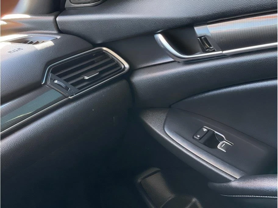 2019 Honda Accord 10th Gen - Image 13 of 20