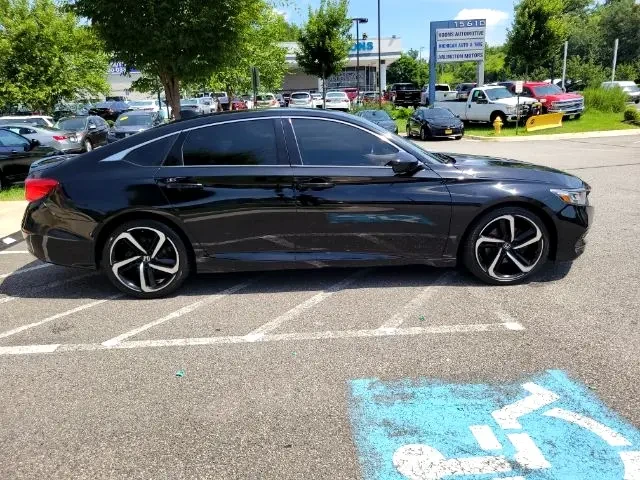 2019 Honda Accord 10th Gen - Image 5 of 8