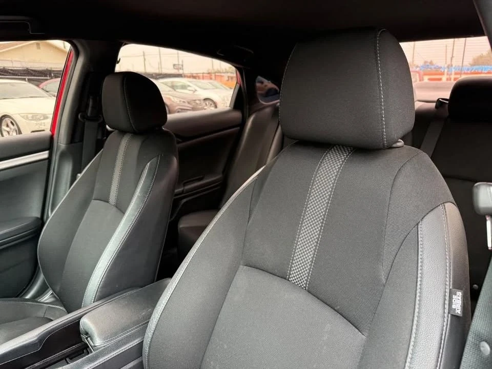 2019 Honda Civic 10th Gen - Image 10 of 20