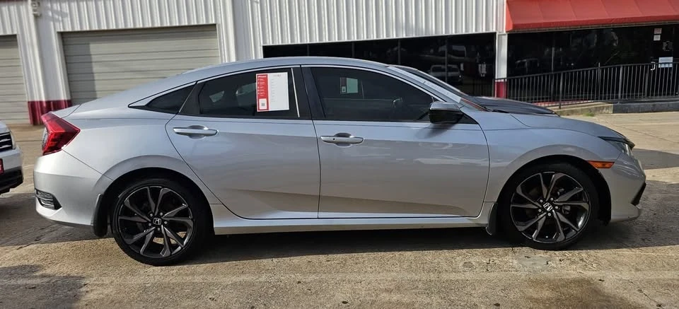 2019 Honda Civic 10th Gen - Image 4 of 5